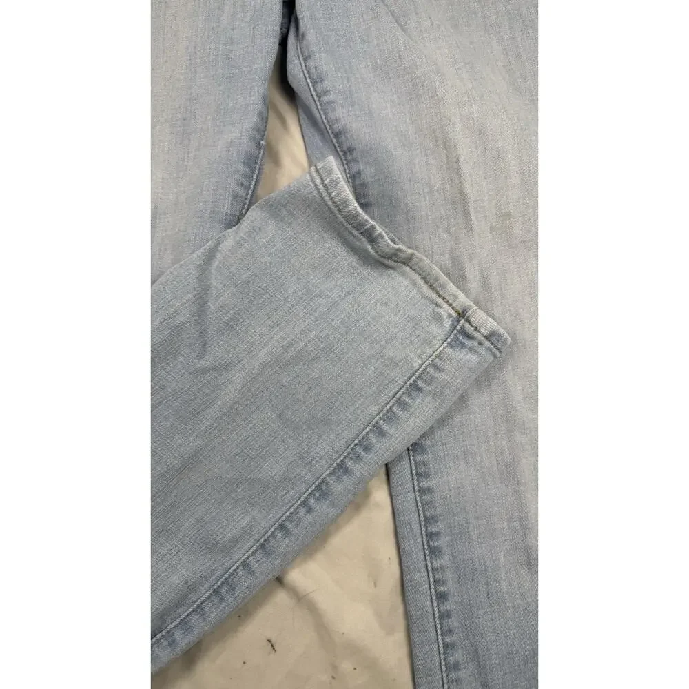 Levi’s 314 Shaping Straight Jeans Women’s W32 L32 Light Wash Stretch Denim